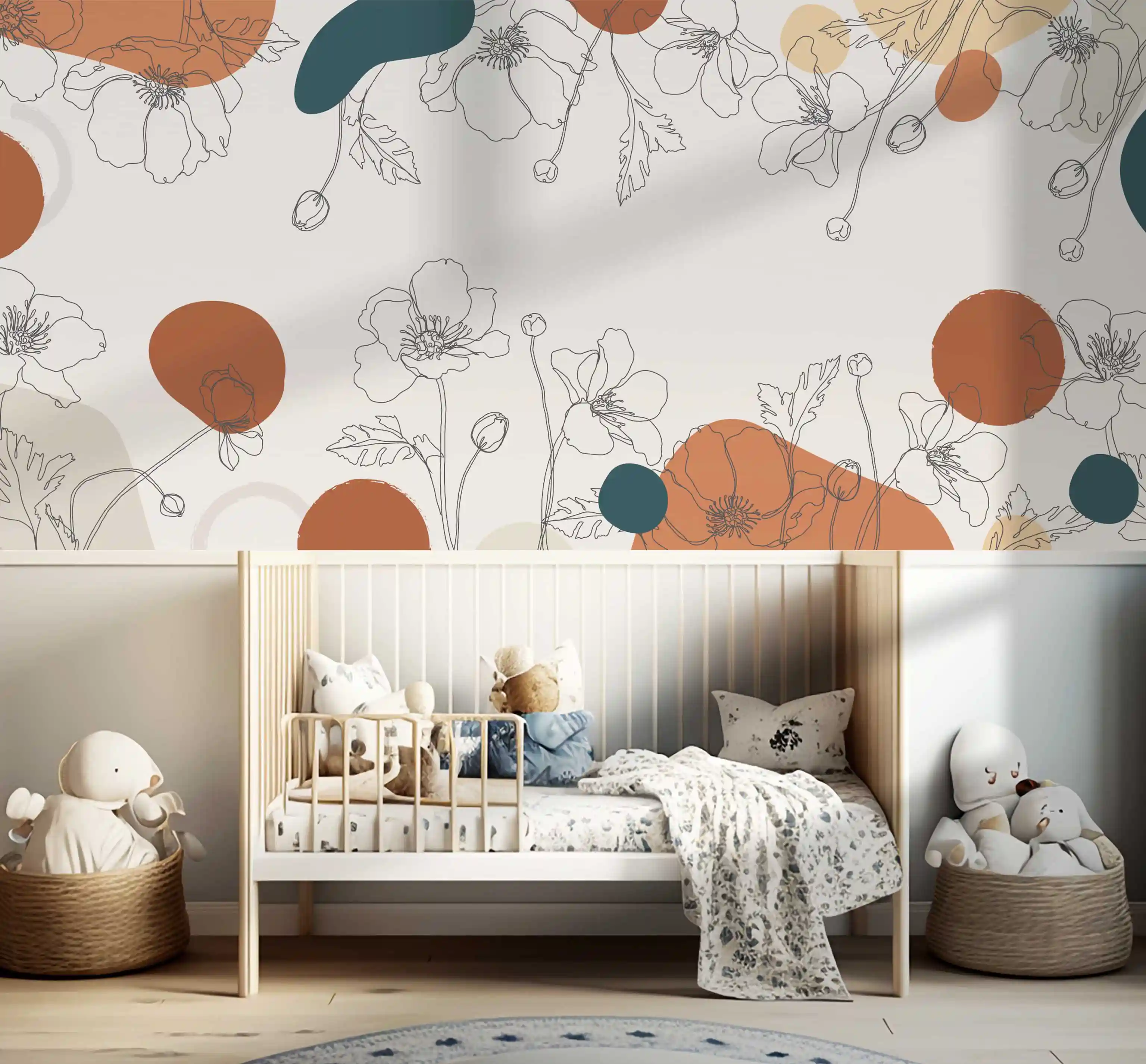 Tapete Blumenpracht mit Linienblüten und Terrakotta-Kreisen über einem Babybett aus Holz mit Kuscheltieren
