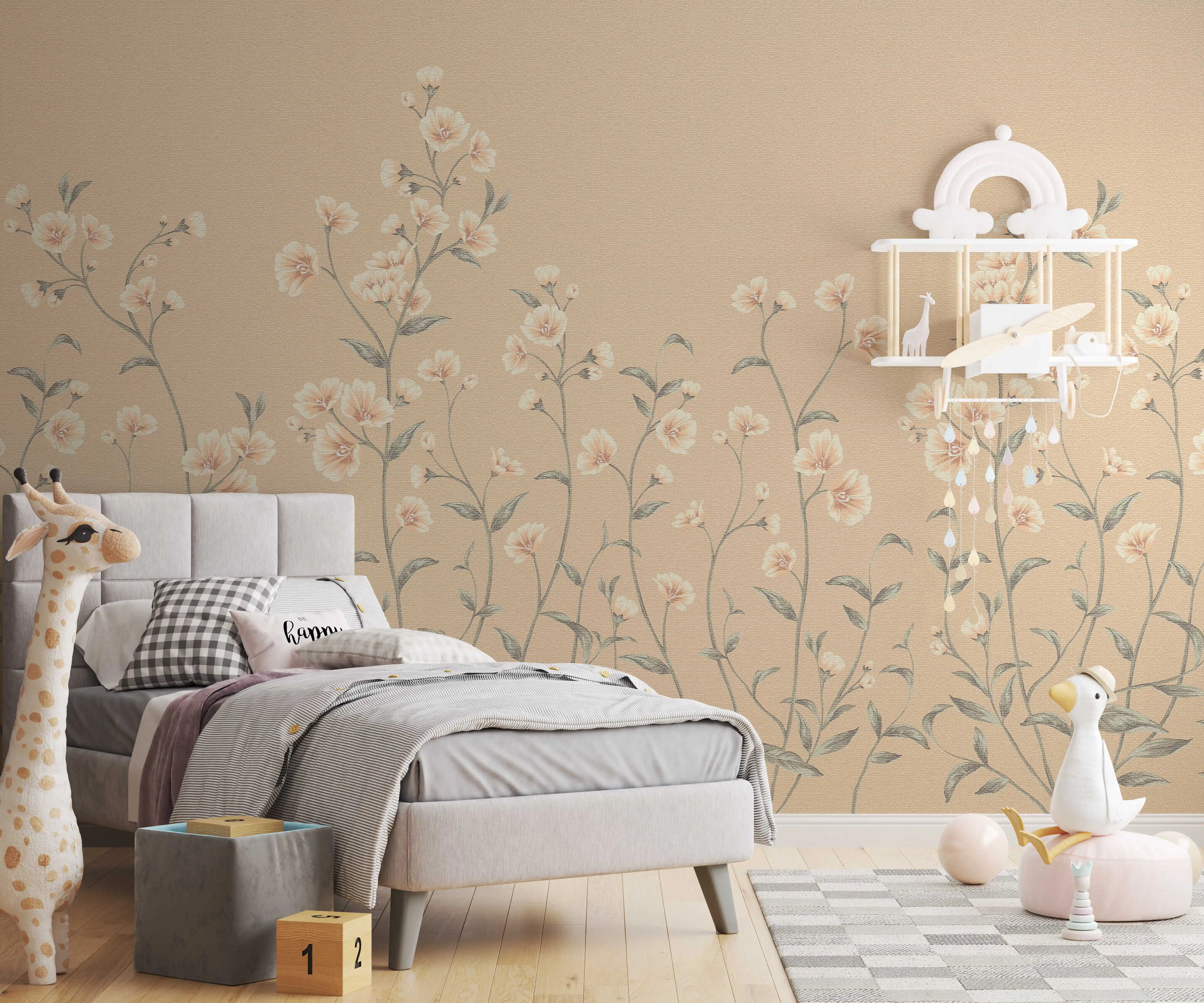 Kinderzimmer mit Fototapete Blumen Beige, grauem Polsterbett, Stoffgiraffe und weißem Wandregal